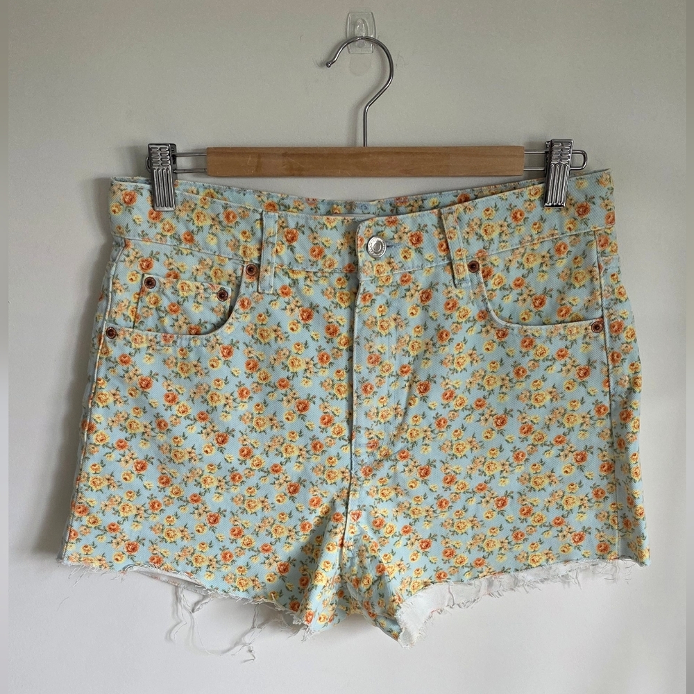 Zara The 90 s Denim Shorts In Romantic Floral Print US 6